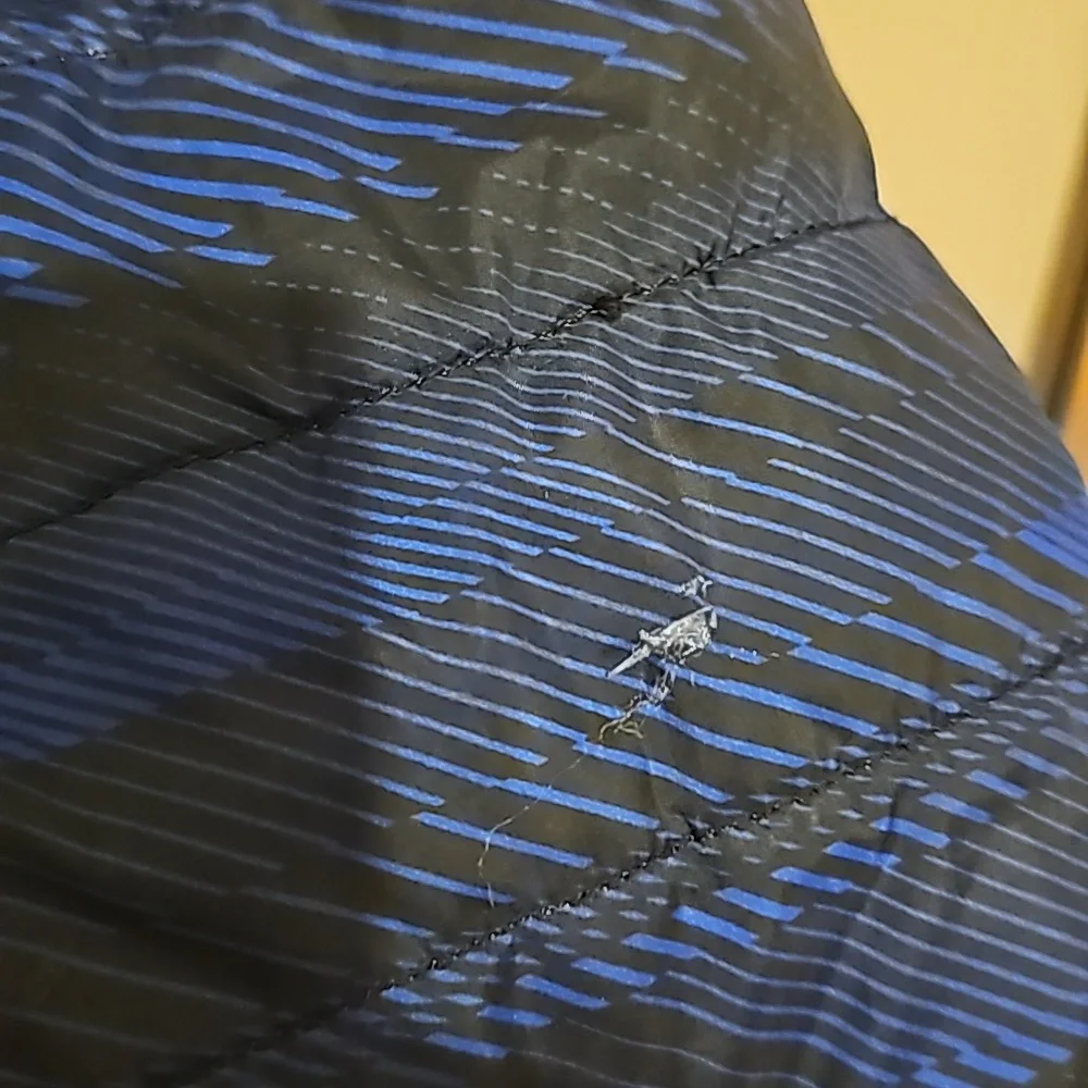 Under Armour Reversible boys jacket missing size tag 6T - Picture 3 of 6